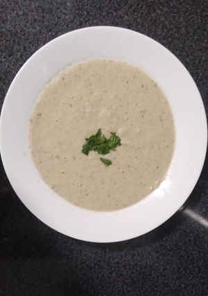 Una foto de Crema de berenjena con coliflor