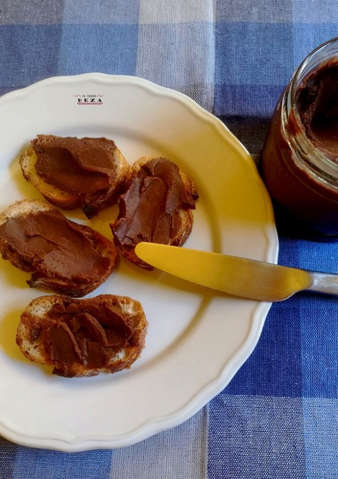 Una foto de Crema de cacao - Nocilla casera