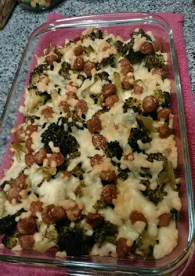 Una foto de Brócoli gratinado con carne