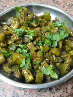 A picture of Chatpata Bhindi fry.