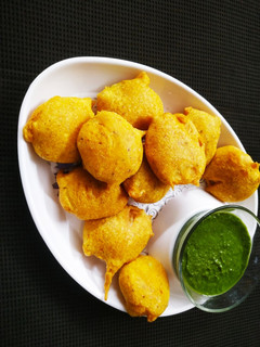 અજમા ના પાન ના ભજીયા રેસીપી મુખ્ય ફોટો