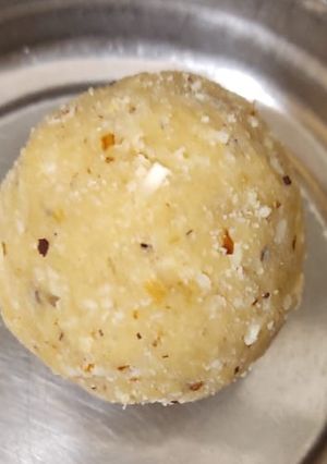मेथी लड्डू(Methi laddu recipe in hindi) रेसिपी मुख्य फोटो