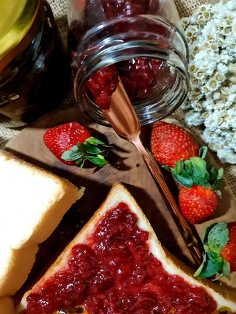 Cara Mudah Membikin Resep Strawberry Jam yang  Bikin Ketagihan Anti Ribet, Sempurna