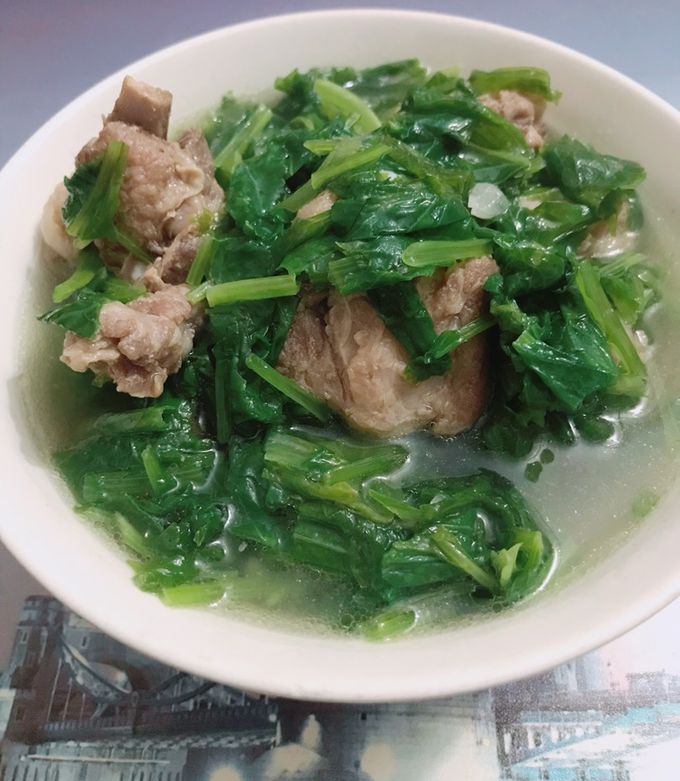 Cách Làm Món Canh Xương Nấu Rau Cải của Nhung Trần - Cookpad