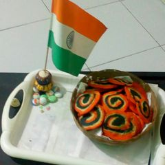 A picture of Tricolor Chakri Mathri.