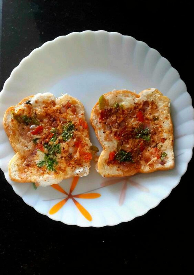 தோசைமாவு பிரட் டோஸ்ட் (Dosai Maavu Bread Toast REcipe in Tamil) செய்முறை முக்கிய புகைப்படம்