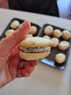 Una foto de Alfajores de maicena (sin manteca)