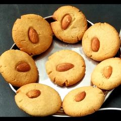 A picture of Nankhatai/Butter biscuits/Cookies.