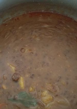 Una foto de Lentejas caseras con chorizo y morcilla