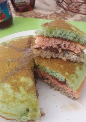 Una foto de Hot Cakes de colores