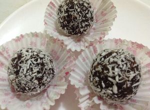 صورة لوصفة كرات كيك الشوكولا بجوز الهند🍫🍰