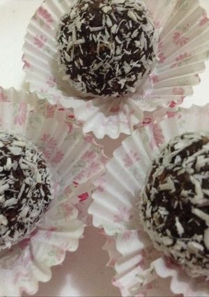 صورة لوصفة كرات كيك الشوكولا بجوز الهند🍫🍰