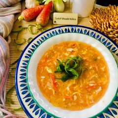 A picture of Hot n sour soup.