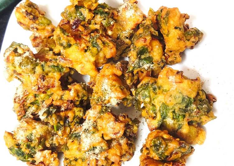 Recipe of Simple Methi and Palak ke Pakode