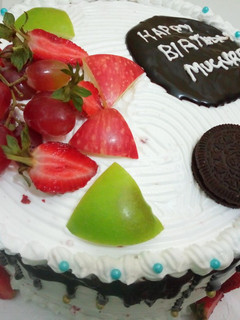 A picture of Torting, levelling,and layering a cake.