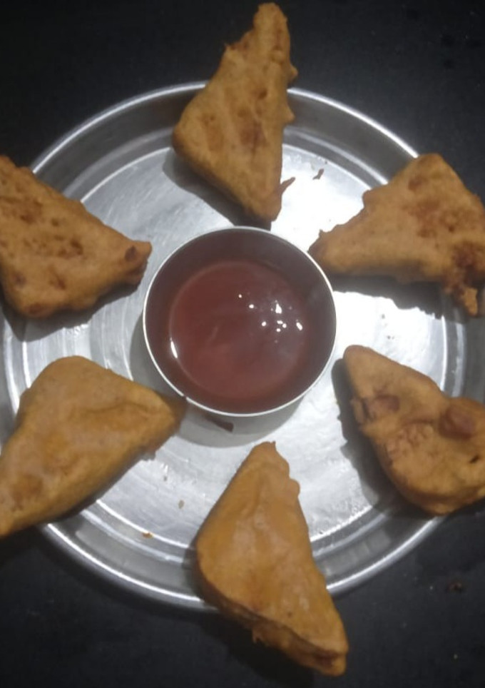 ब्रेड पकौड़े (bread pakode recipe in Hindi) रेसिपी मुख्य फोटो