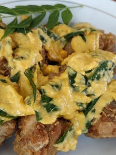 Foto resep Ayam saos telur asin plus daun kari.... 😋😋😋