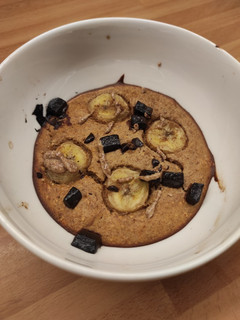 Una foto de Banana bread baked oats 🍌