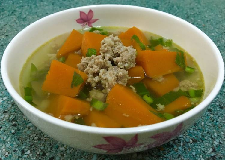 Canh bí rợ (bí đỏ)