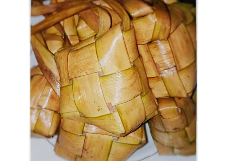 Ketupat santan