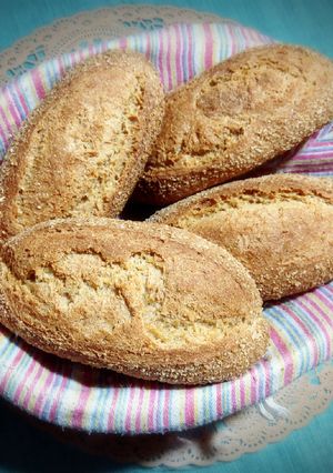 Une photo de Petits pains complets 🍞🌾