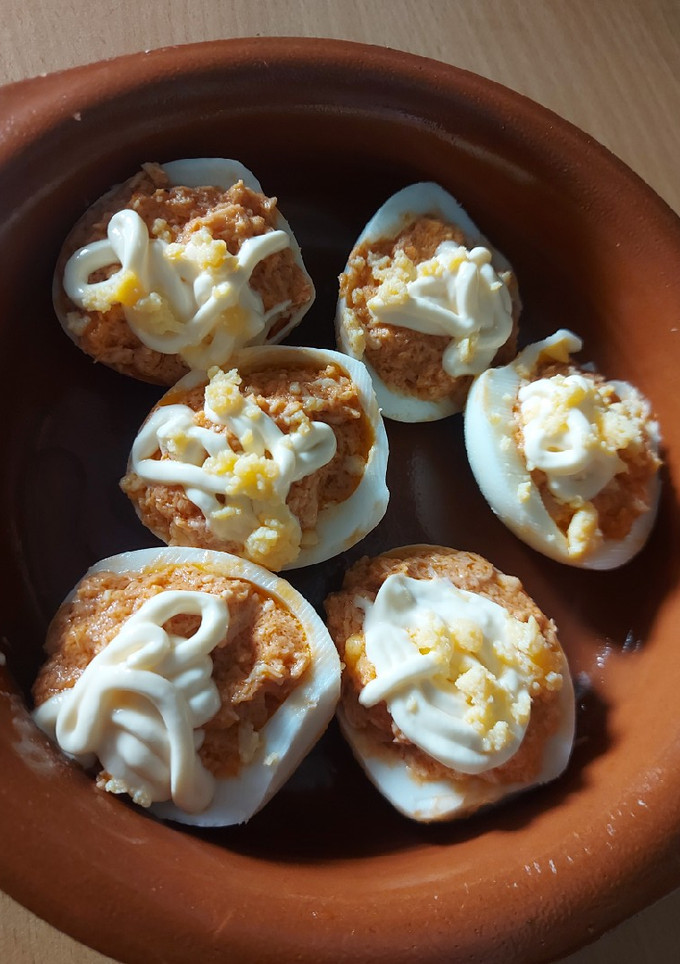 Una foto de Huevos rellenos