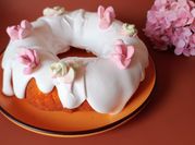 A picture of glaze cake