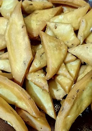 A picture of Namak pary.