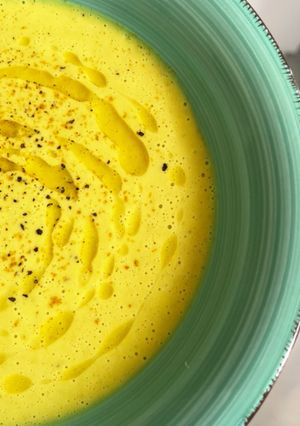 Une photo de Soupe Potimarron lait de coco curry🎃🥥