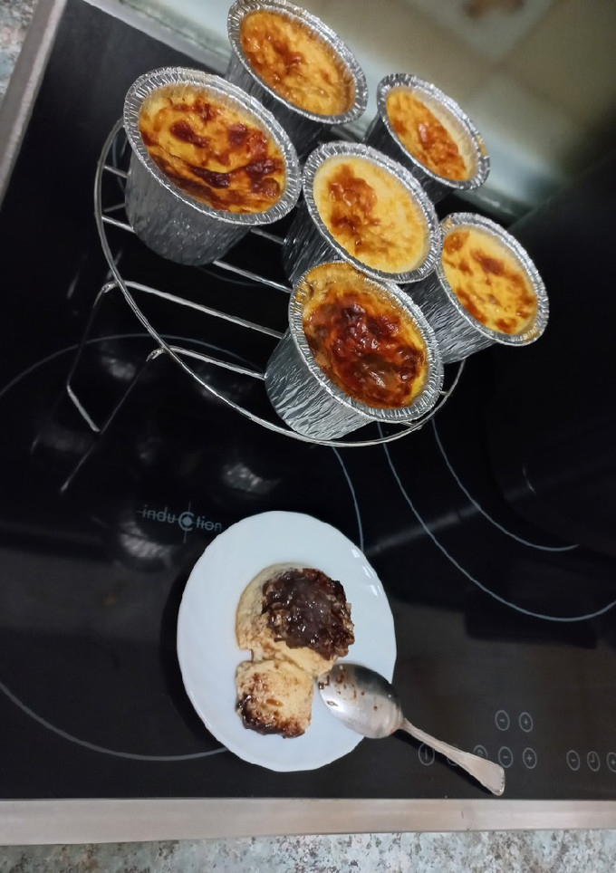 Una foto de Flan de huevo en freidora de aire (Cosori)