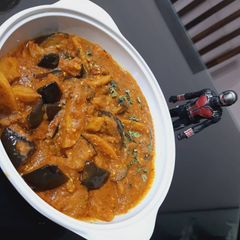 A picture of Brinjal potato curry.