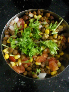ચણા ચાટ (chana chat in gujarati) રેસીપી મુખ્ય ફોટો