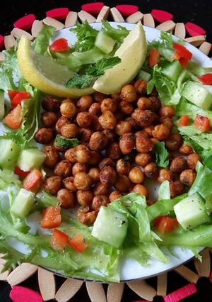 A picture of Crunchy Spiced Chickpea Salad #themechallenge.