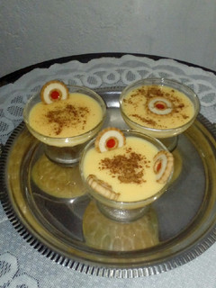 Una foto de Copas con postre de vainilla