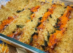Une photo de Gratin multicolore de quinoa aux carottes, tomates,coriandre et brie de Meaux