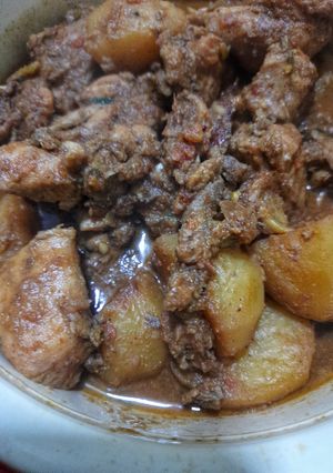 চিকেন কারি(Chicken curry recipe in Bengali) রেসিপির প্রধান ছবি