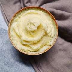 A picture of Creamy mashed potatoes.