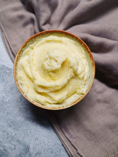 A picture of Creamy mashed potatoes.