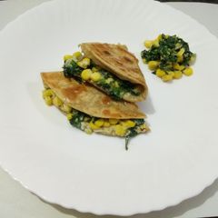 A picture of Cheese, corn and spinach Quesadilla (Mexican cuisine).