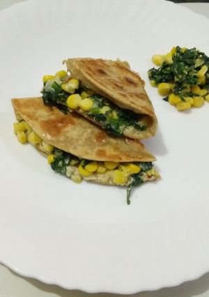 A picture of Cheese, corn and spinach Quesadilla (Mexican cuisine).