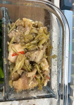 Hình của món Gà xào sả ớt.