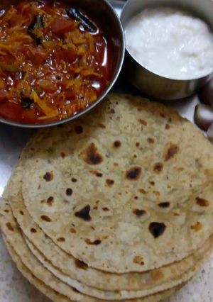 A picture of Sev tamata sabji.