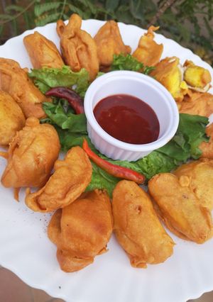 A picture of Egg pakoray.