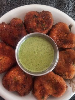 आलू कटलेस (aloo cutlets recipe in Hindi) रेसिपी मुख्य फोटो