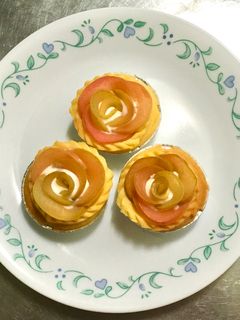 蘋果玫瑰生乳酪塔 的食譜成品照片