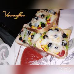 A picture of Bread pizza.