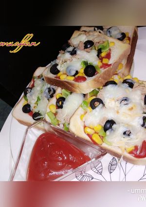 A picture of Bread pizza.