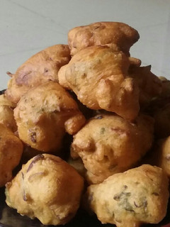 தலைப்பு : வெங்காய போண்டா(onion bonda recipe in tamil) செய்முறை முக்கிய புகைப்படம்