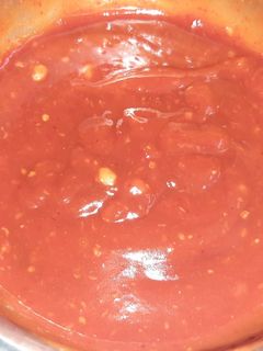 લસણ અને લાલ મરચાં ની ચટણી (Garlic Red Chilli Chutney Recipe In Gujarati) રેસીપી મુખ્ય ફોટો