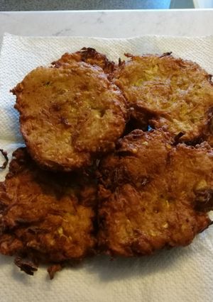 Fokhagymás-majoránnás cukkinis lepény recept fotója